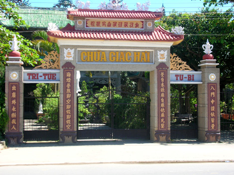 Hình cổng chùa Giác Hải, huyện Đơn Dương, Lâm Đồng, của Thượng tọa Thích Trí Khải