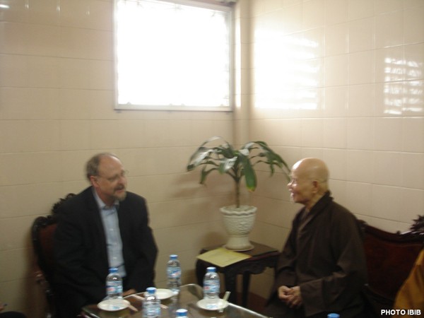 Le Rapporteur spécial Heiner Bielefeldt rencontre Thich Quang Do à Saigon