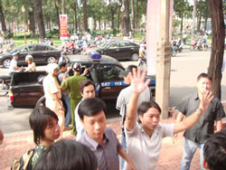  Blogger Điếu Cày lúc bị bắt hôm 23/12/2007. Photo courtesy of ĐiếuCày's Facebook. Photo: RFA 